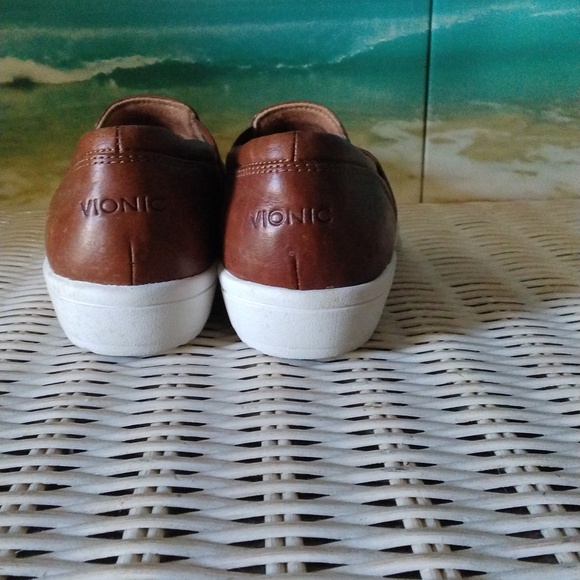 Vionic Woman's Brown Leather Slip-On Shoes - Picture 4 of 6